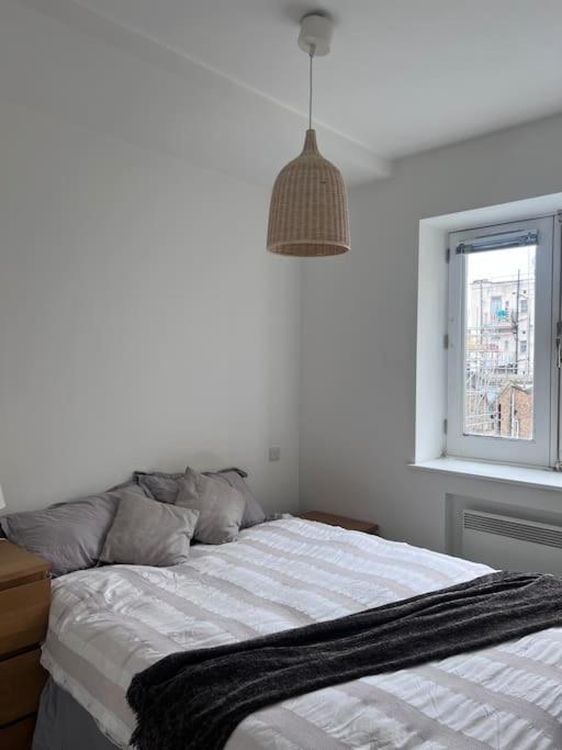 Central , Bright And Modern Flat Up To 4 People Лондон Екстериор снимка