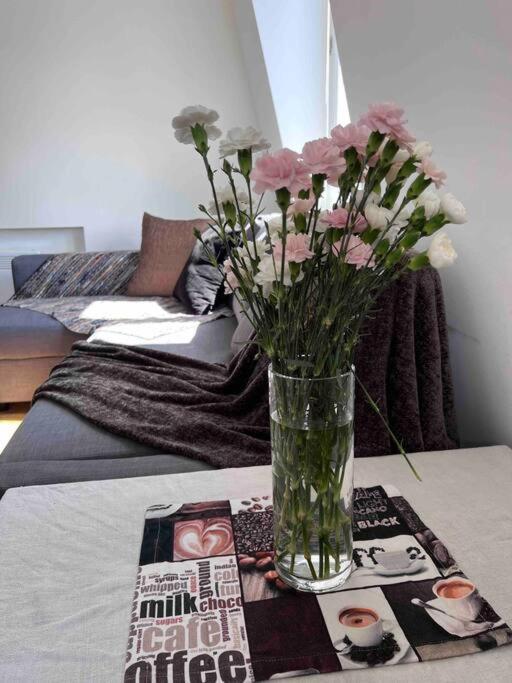 Central , Bright And Modern Flat Up To 4 People Лондон Екстериор снимка